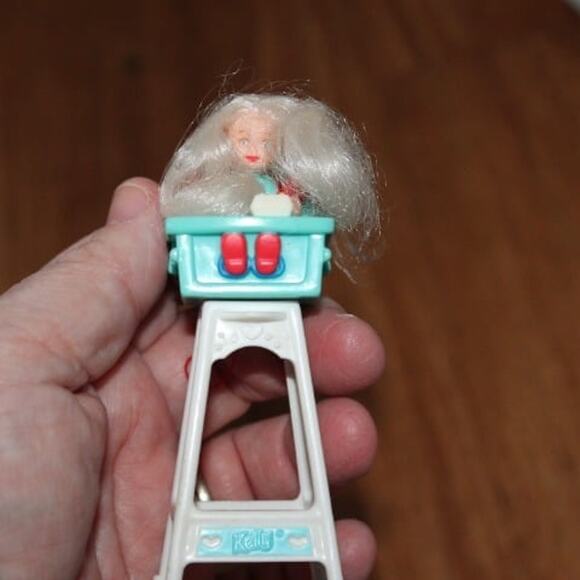 BARBIE MATTEL MCDONALDS HAPPY  MEAL TOY 1998 HIGH CHAIR - Picture 1 of 3